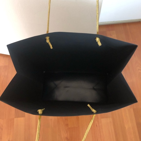 Shopping 🛍️ bags from Bloomingdale's, Kate spade NEWYORK ♠️ Apple 🍎 store . - Picture 6 of 9